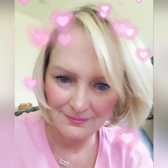 A Little Bit of This & That 🛍️🗳️ - Picture 4 of 7